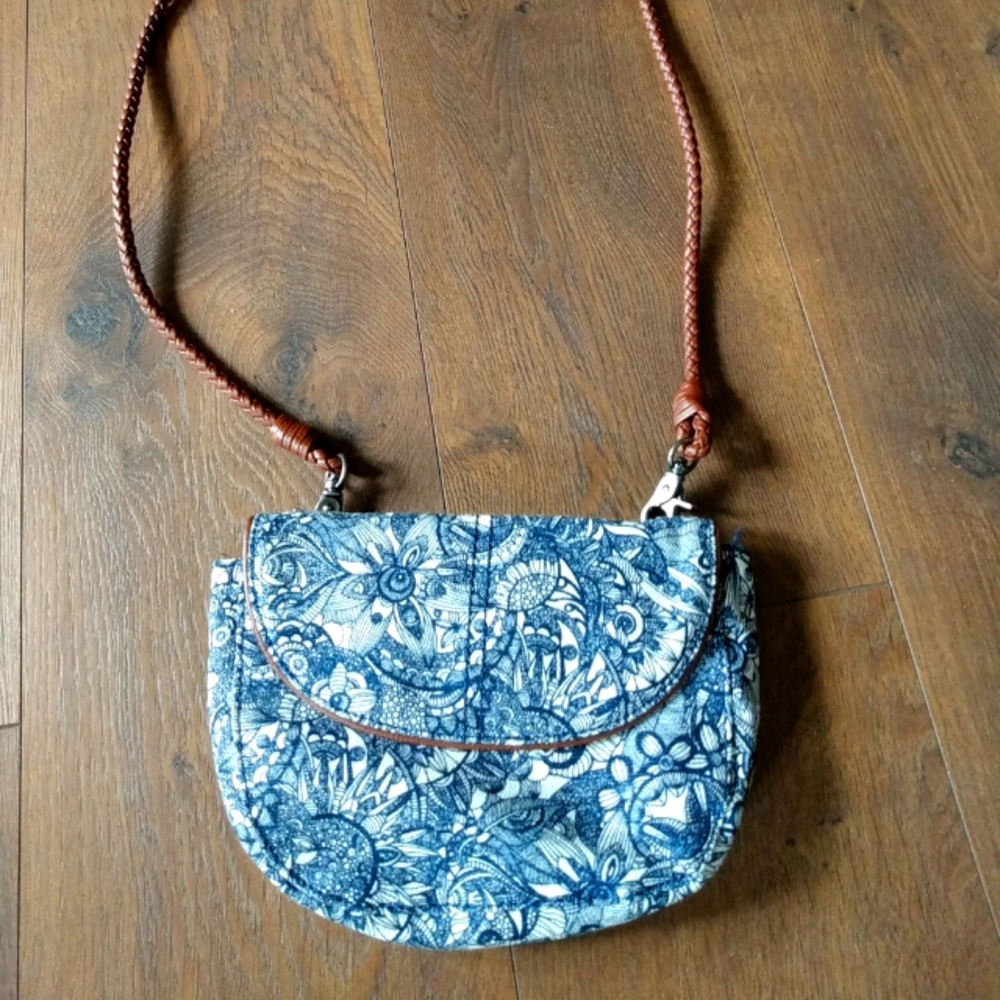 Sakroots cross body purse / fanny pack